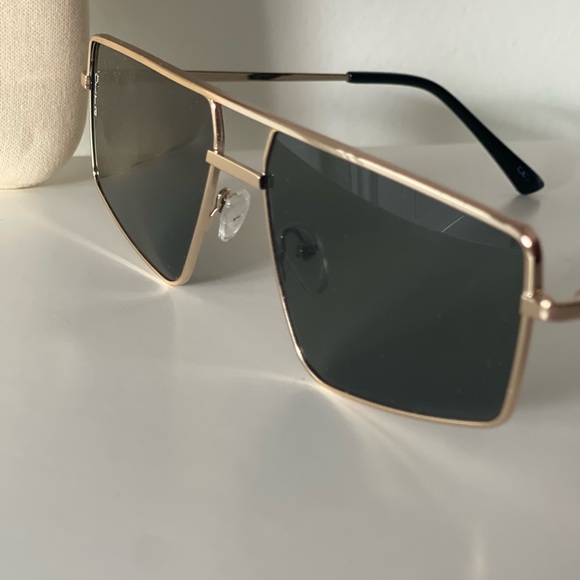 OTRA Gold Frame Sunglasses NWT - Picture 7 of 12